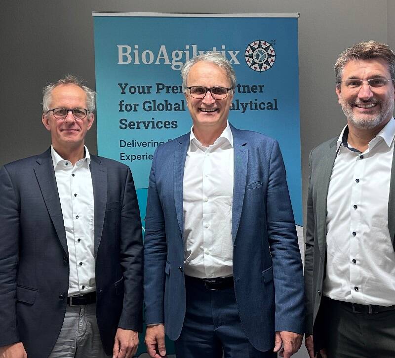 LSN Managing Director Dr. Jürgen Walkenhorst and State Councillor Andreas Rieckhof visit Managing Director Dr. Frank Horling at BioAgilytix European Headquarters in Hamburg (from left to right) (Image: BioAgilytix)