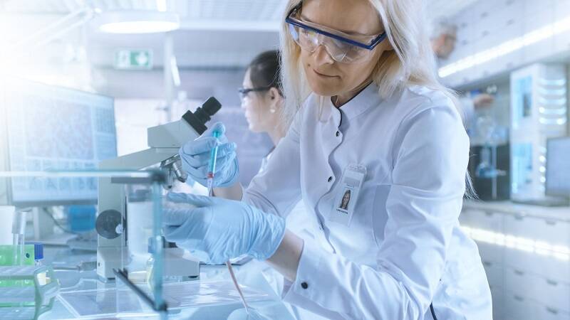 tiakis focuses on the discovery and development of therapeutic solutions based on its innovative biopharmaceutical Tiprelestat for life threatening surgeries and life-threatening diseases such as PAH and COVID-19.